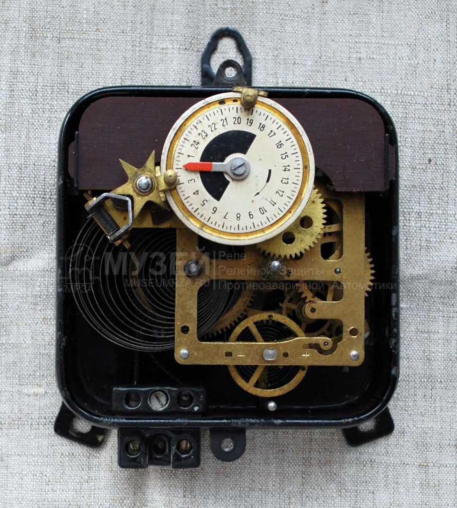aeg_clock_6.jpg