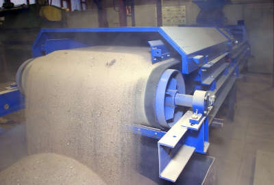 konvejernyj-dozator-m8401_01.jpg konvejernyj-dozator-m8401_01.jpg